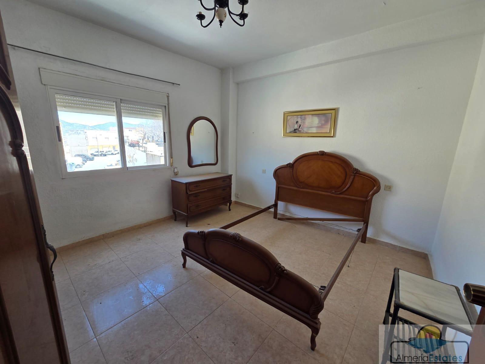 For sale of flat in Macael