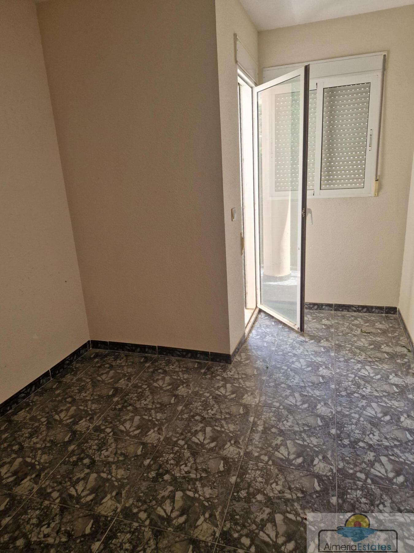 For sale of flat in Macael