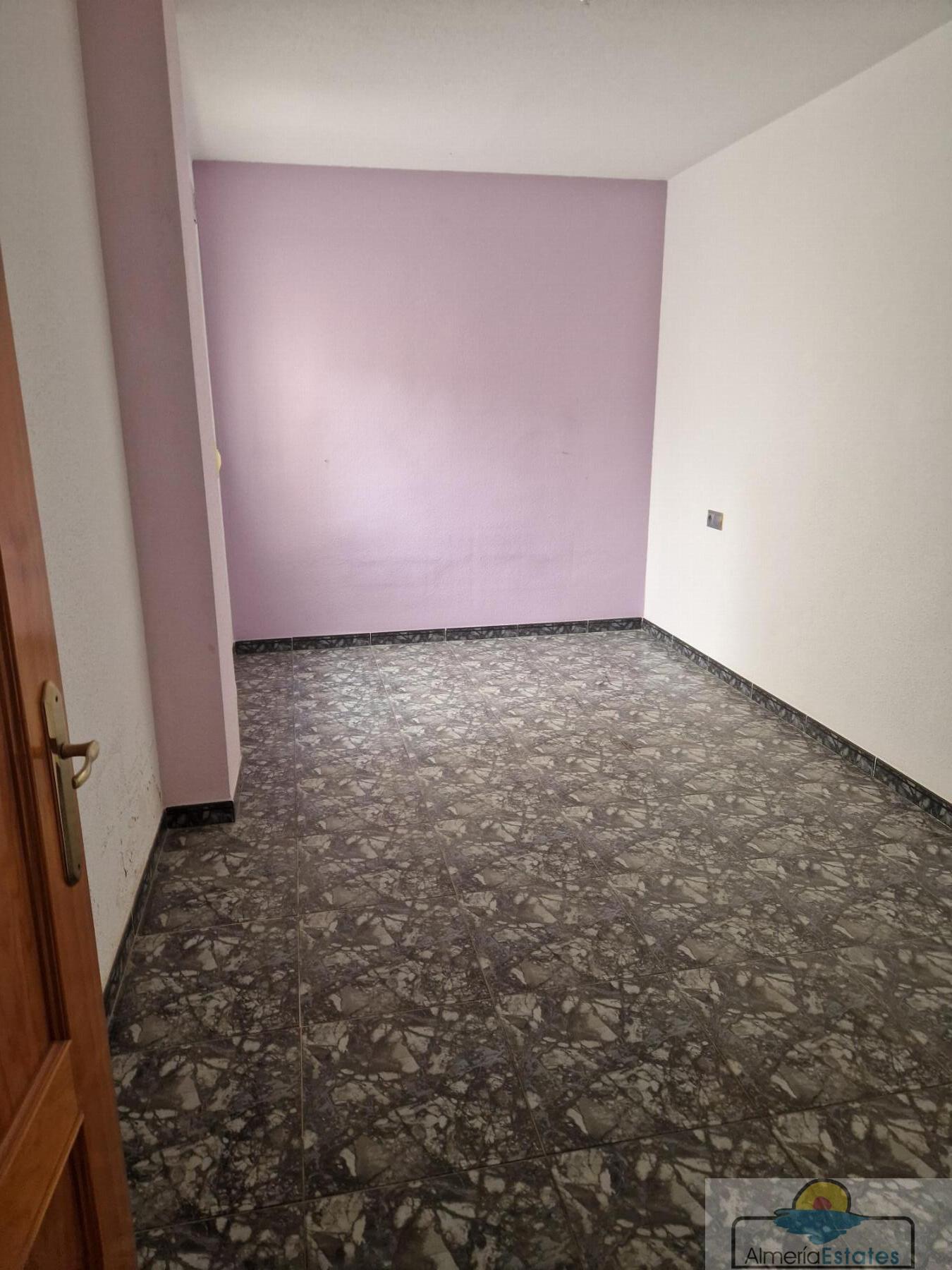 For sale of flat in Macael