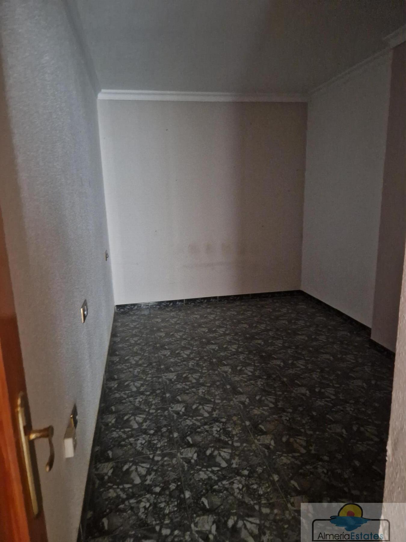 For sale of flat in Macael