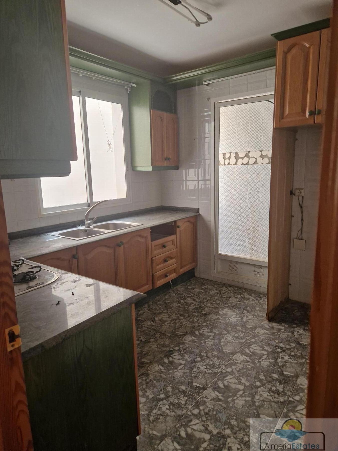 For sale of flat in Macael