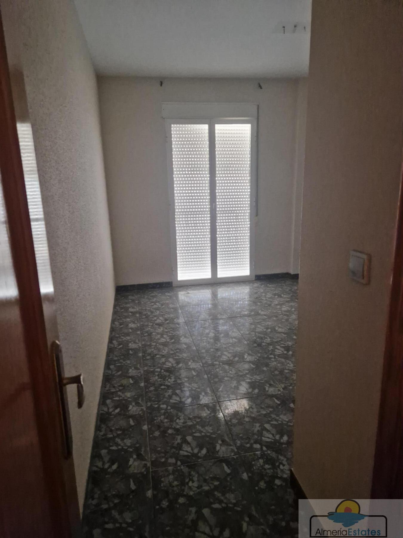 For sale of flat in Macael