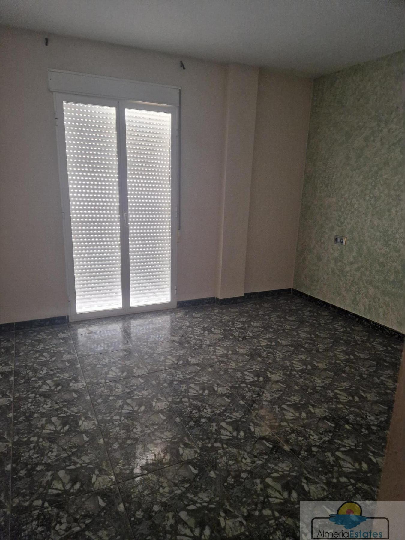 For sale of flat in Macael