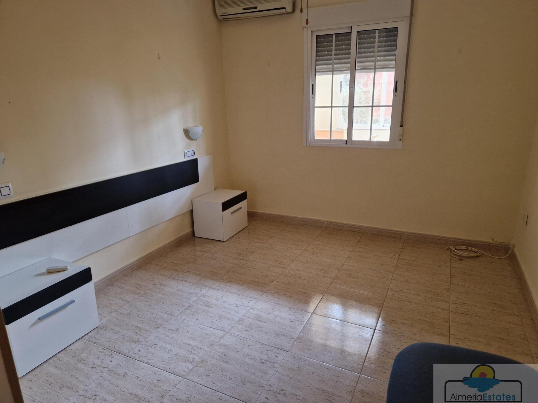 For rent of house in Arboleas