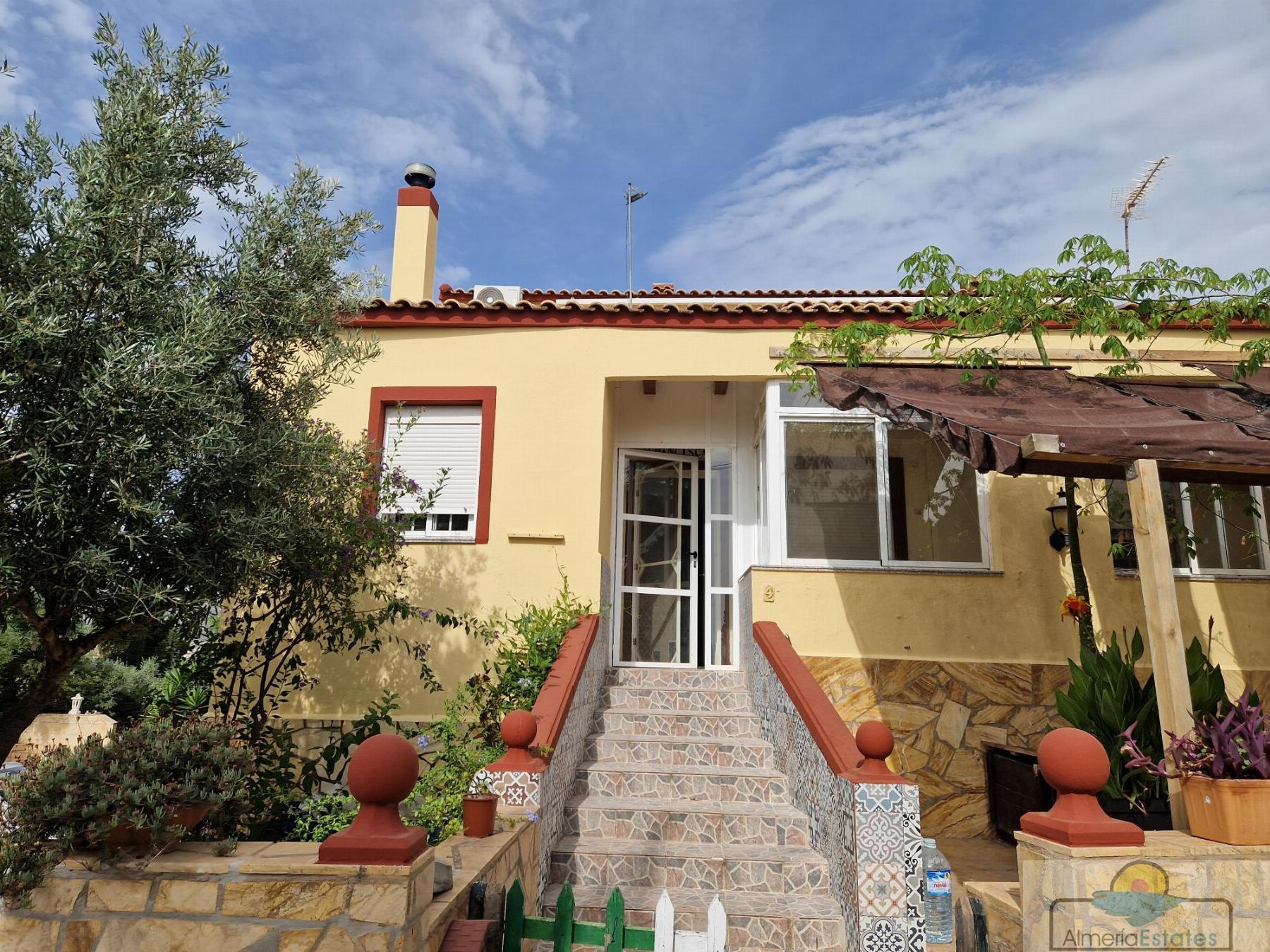 For rent of house in Arboleas