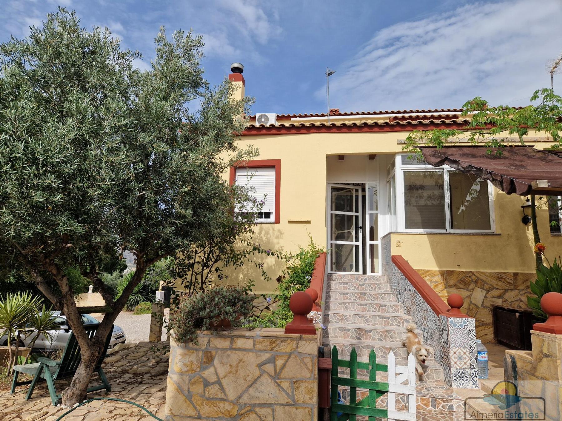 For rent of house in Arboleas