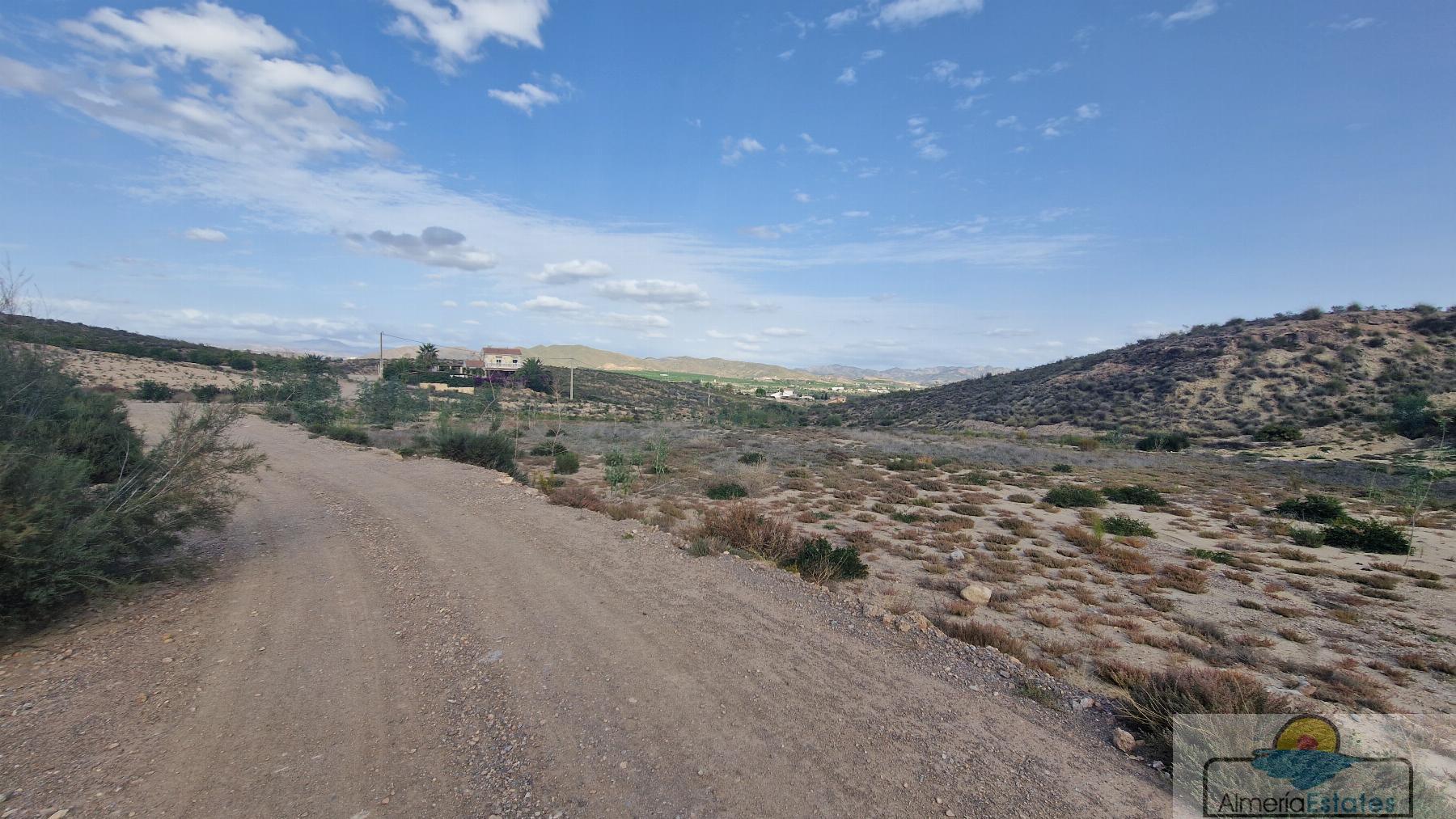 Venta de terreno en Zurgena