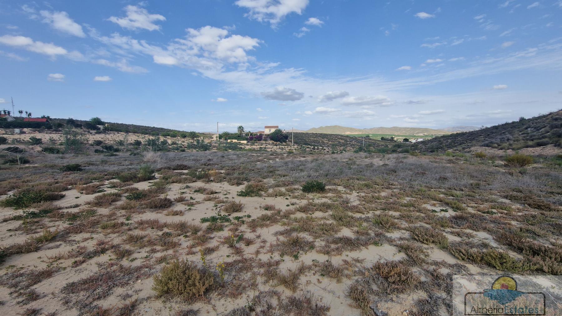 Venta de terreno en Zurgena