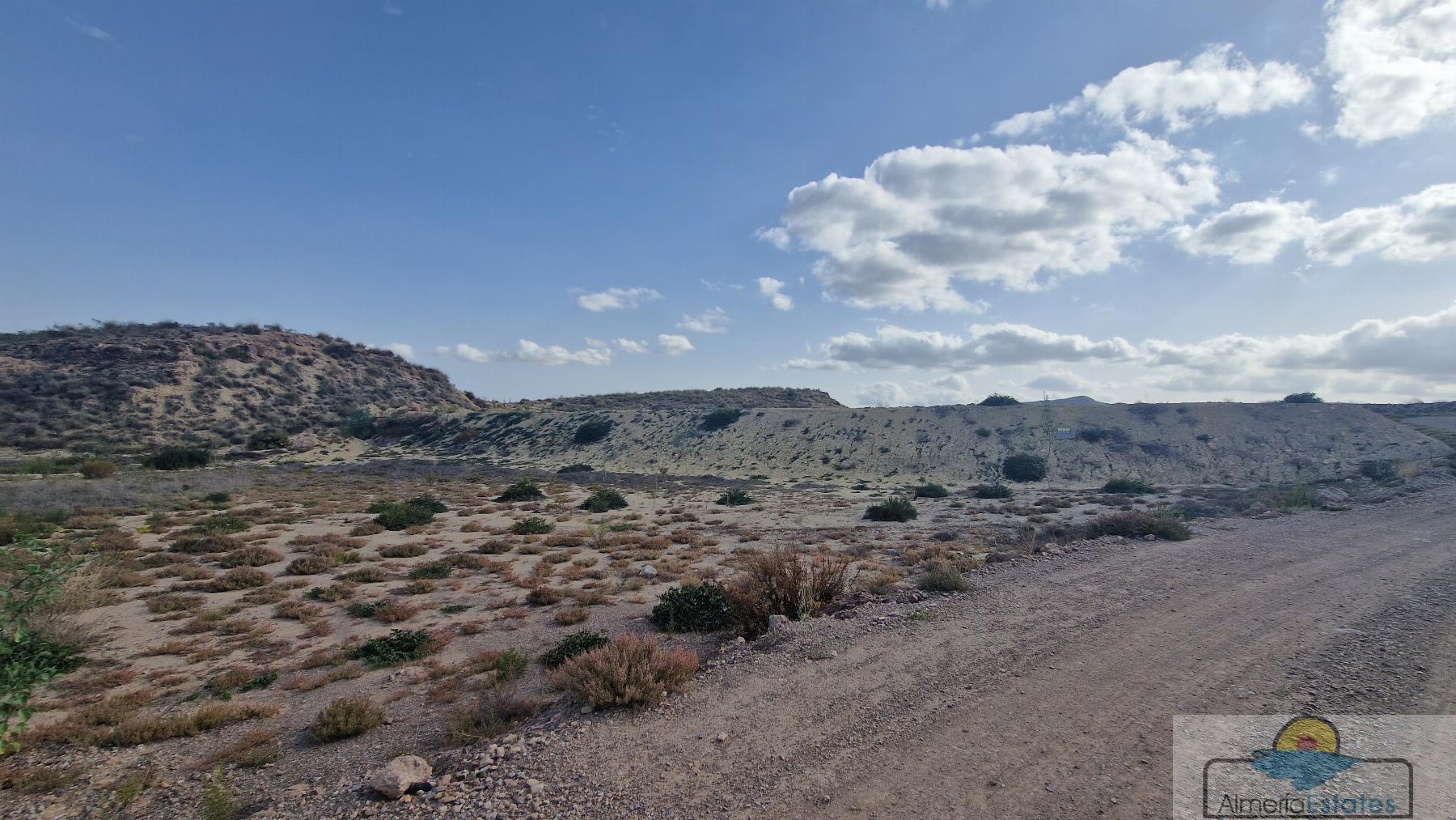 Venta de terreno en Zurgena