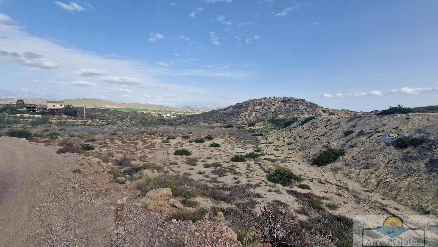 Venta de terreno en Zurgena