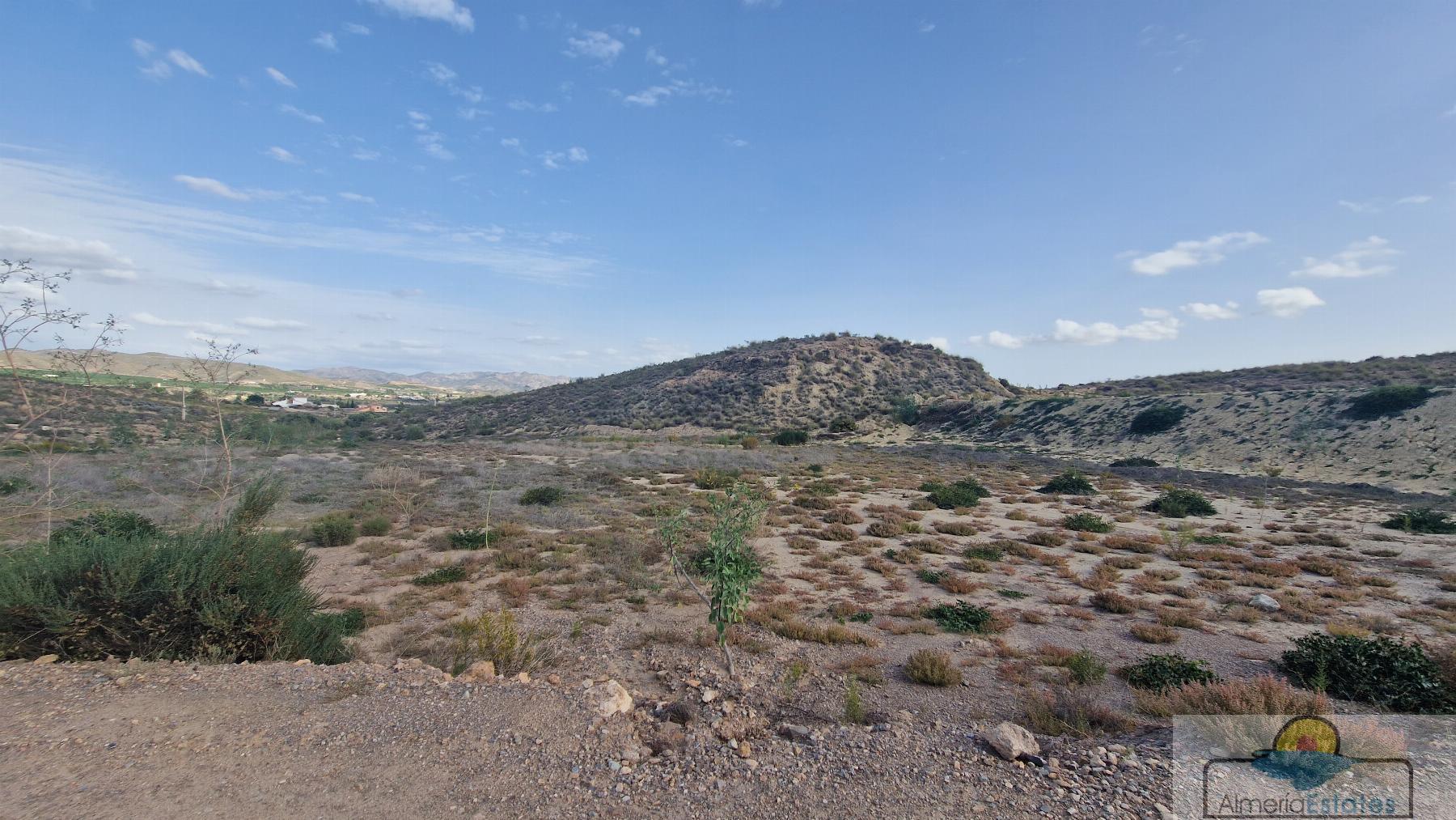 Venta de terreno en Zurgena