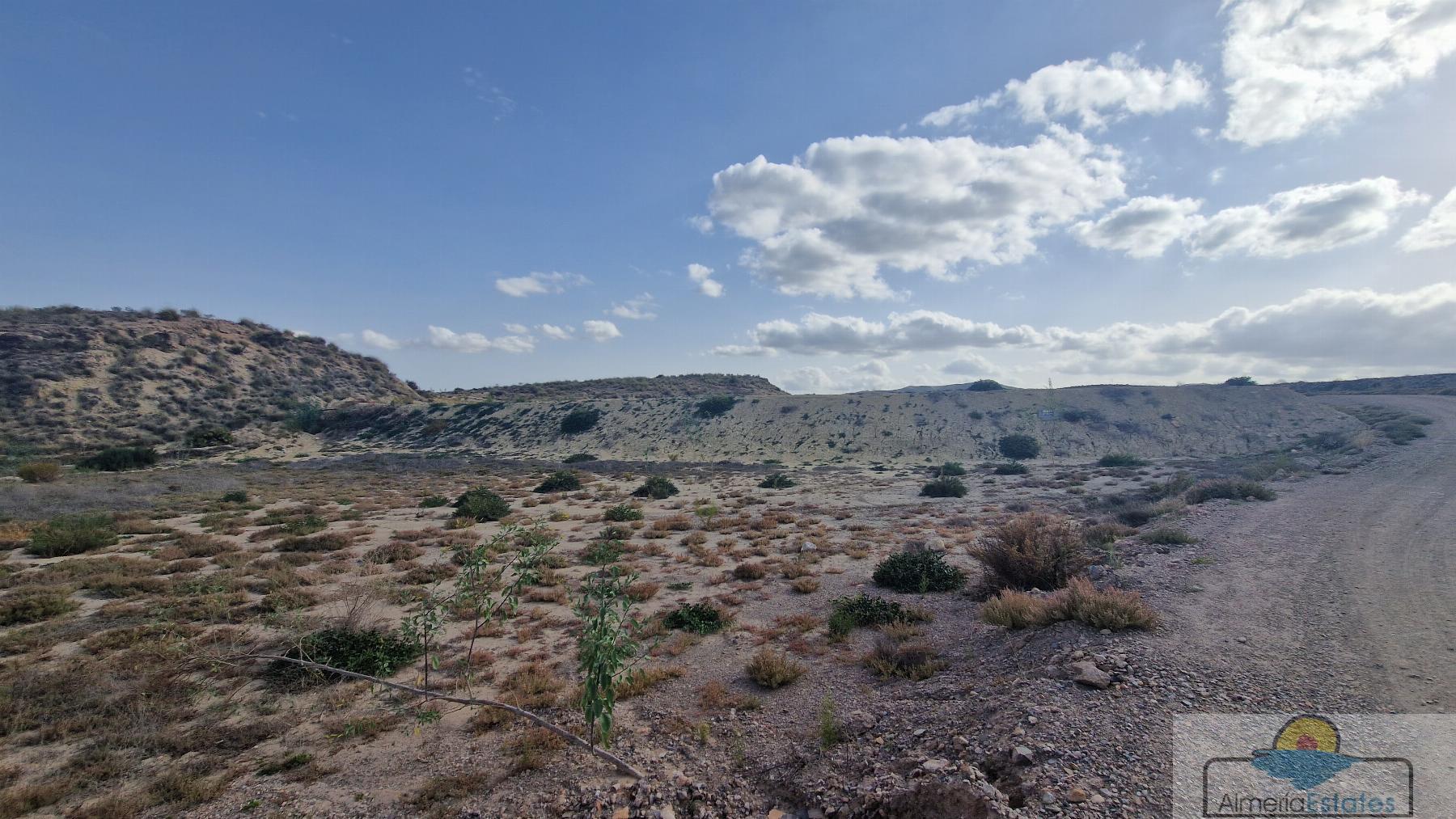 Venta de terreno en Zurgena