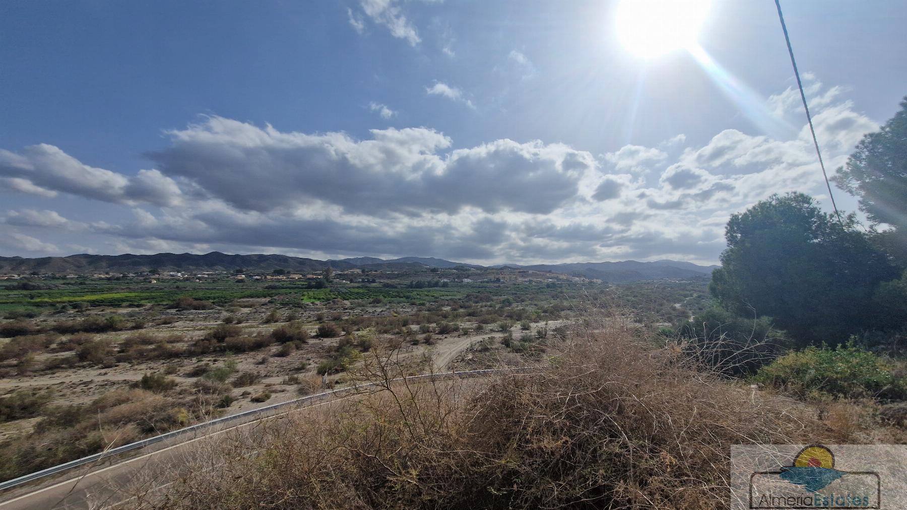 Venta de terreno en Zurgena