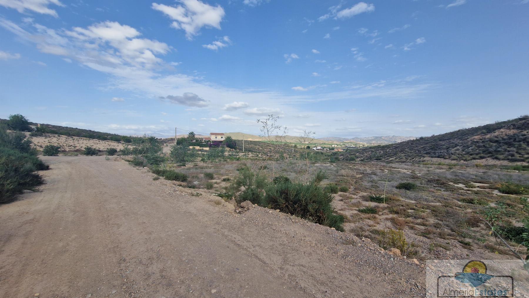 Venta de terreno en Zurgena