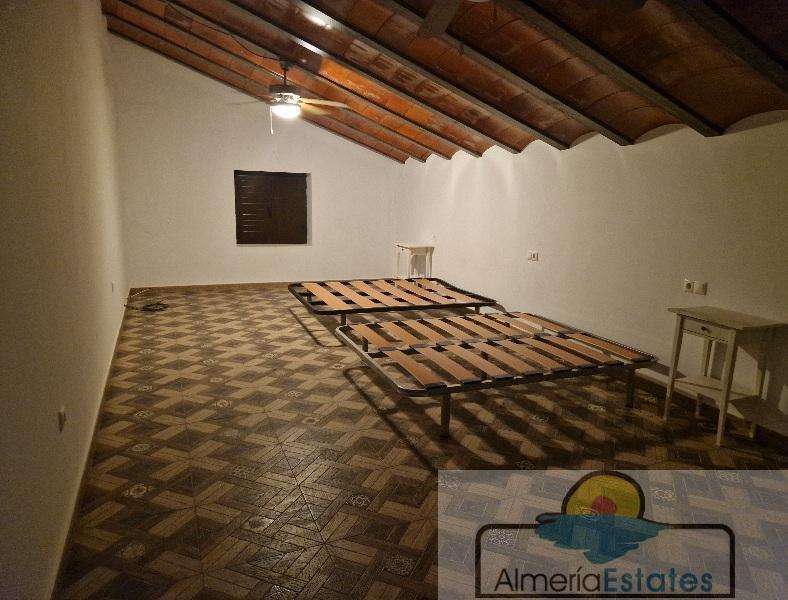 For rent of villa in Albox