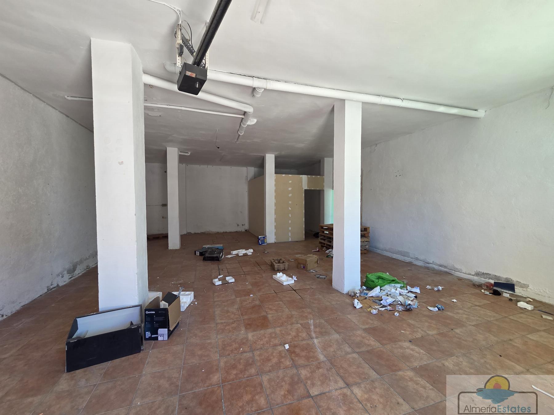 Venta de local en Albox