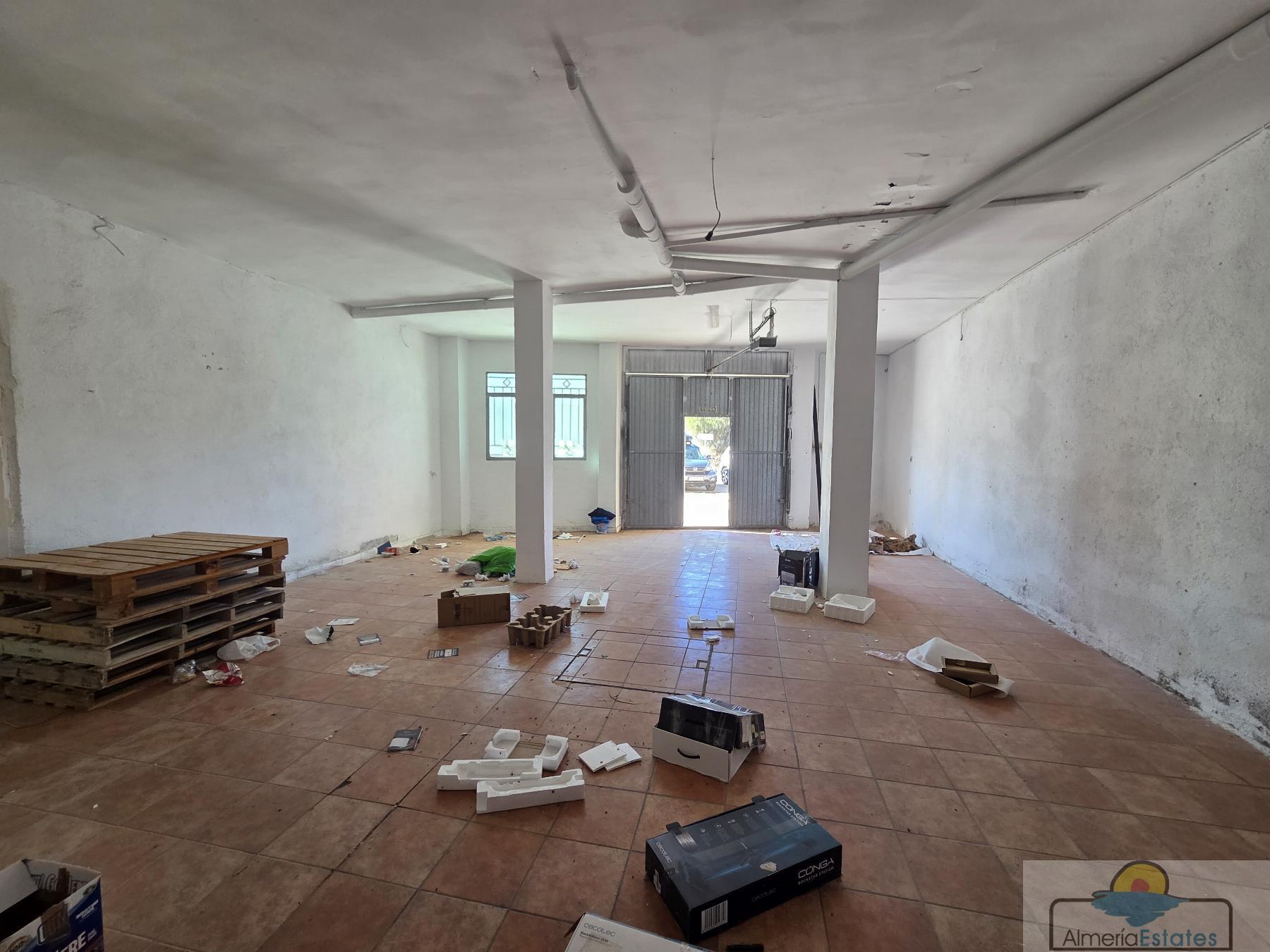 Venta de local en Albox