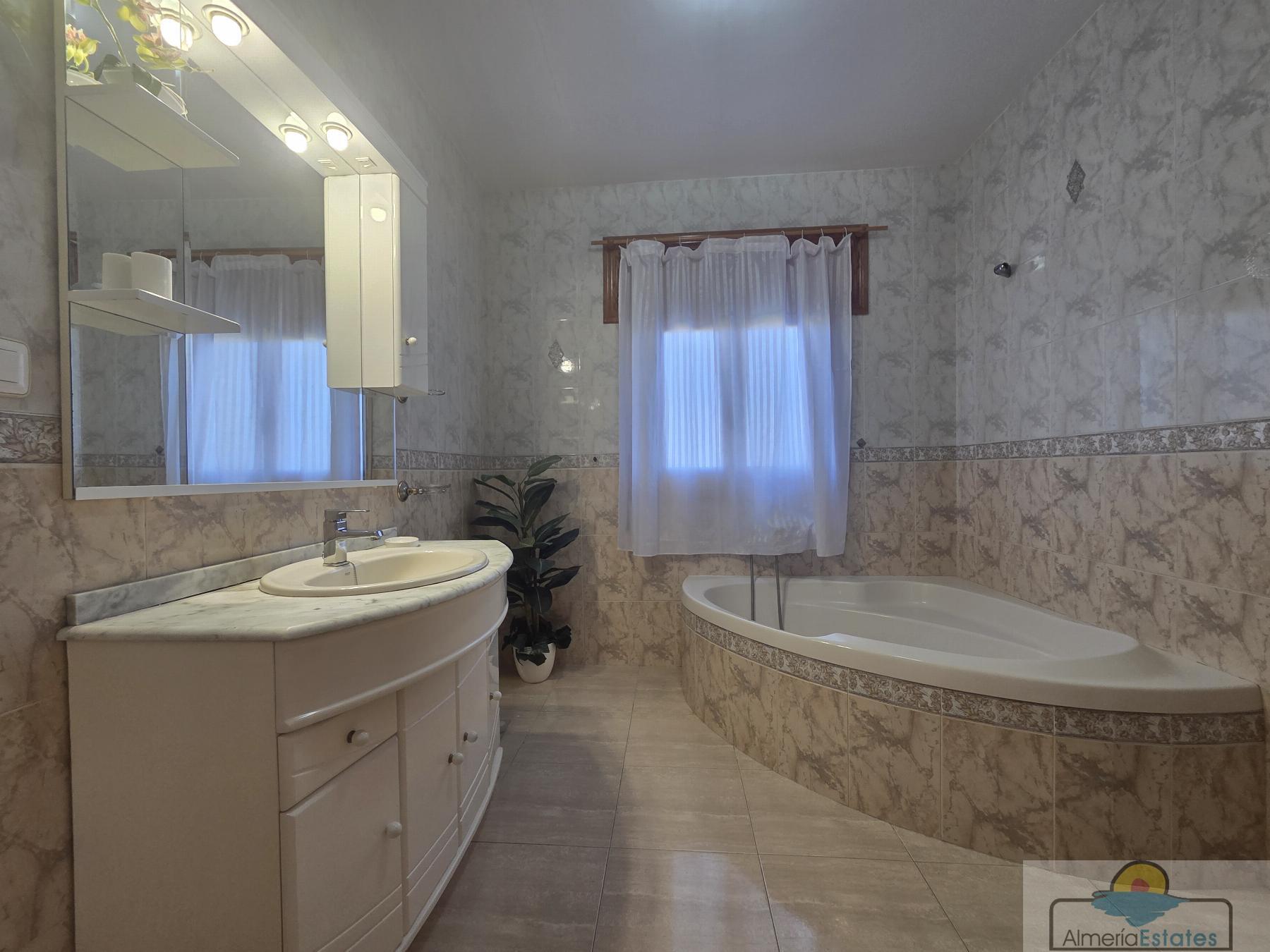 Venta de villa en Albox