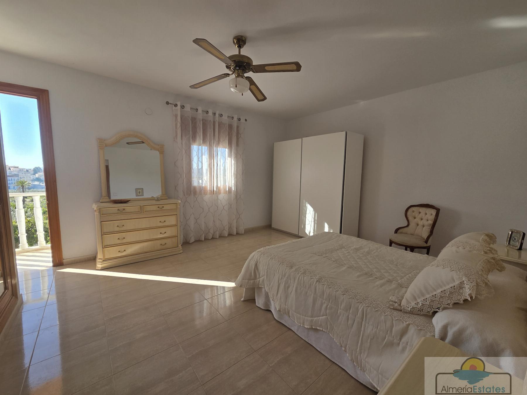 Venta de villa en Albox