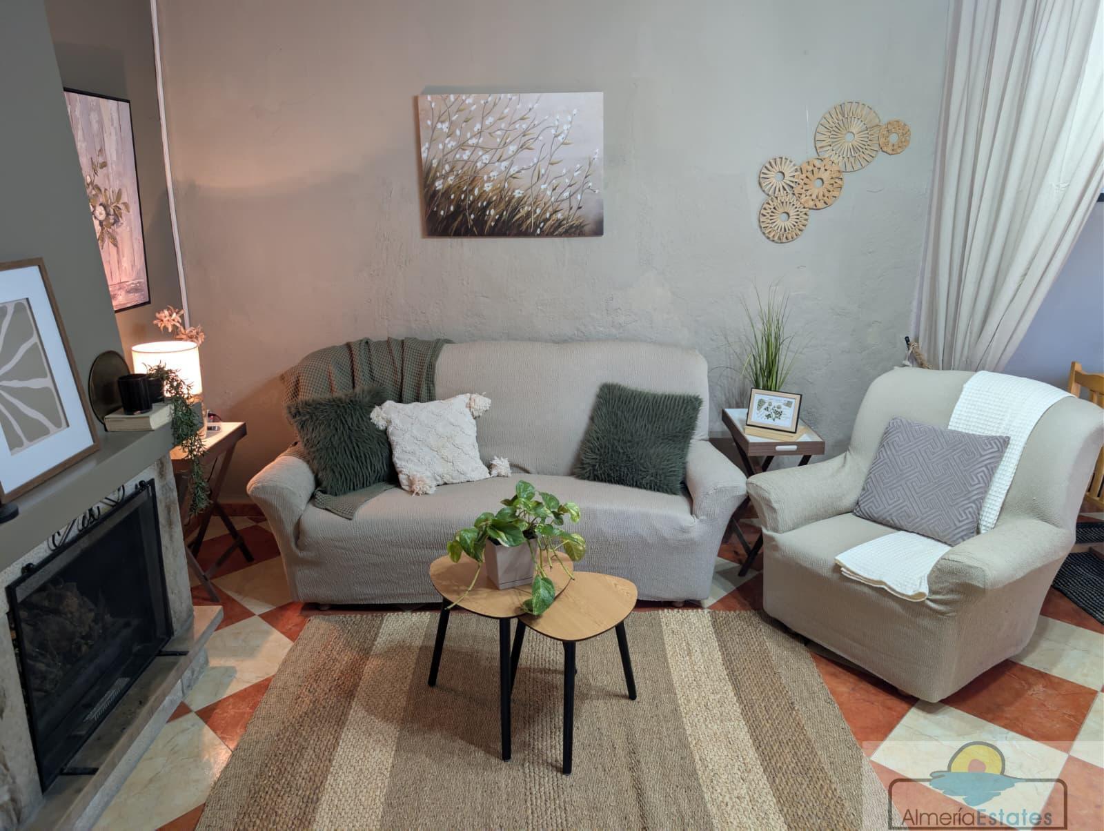 Venta de casa en Somontín