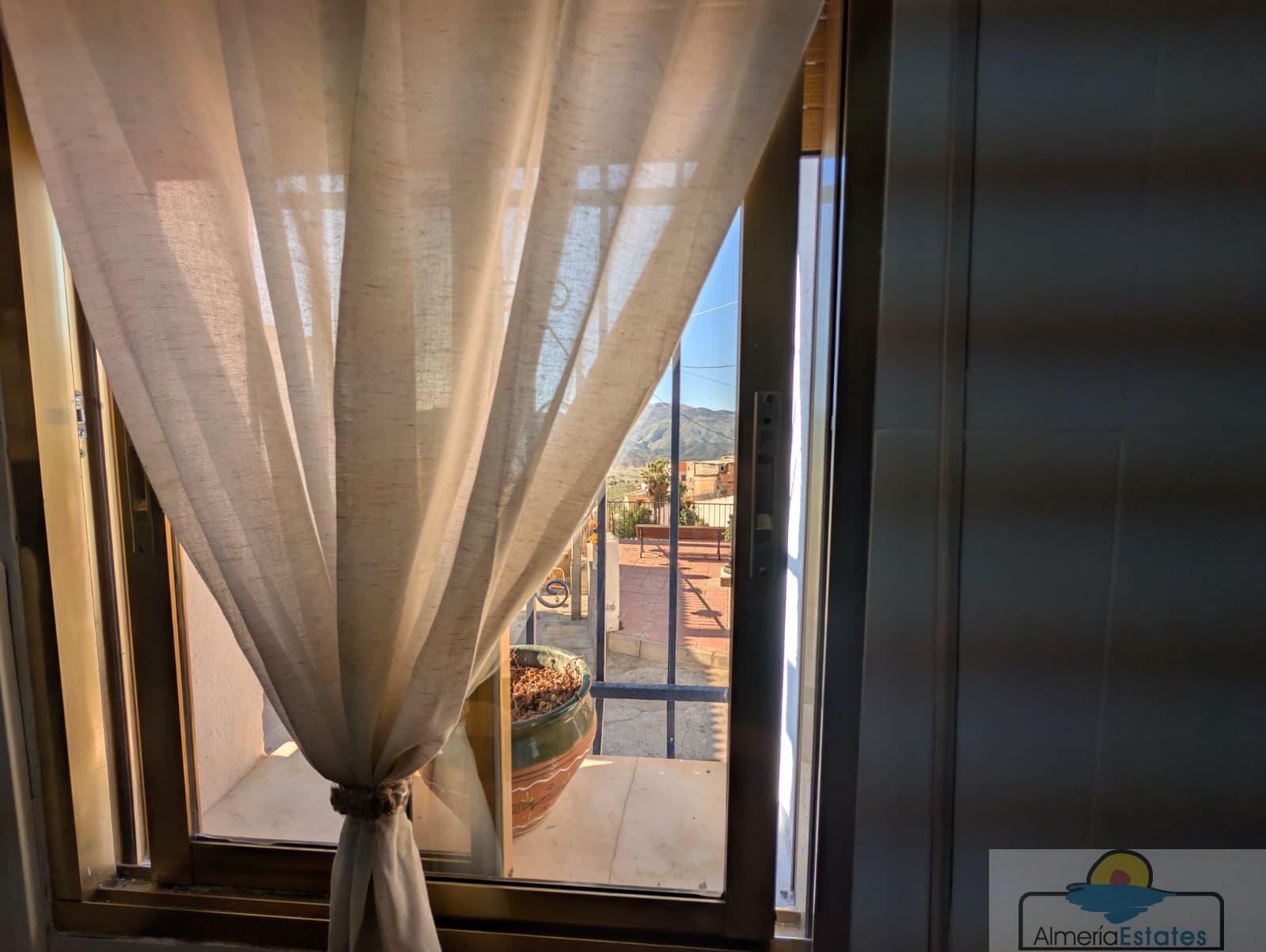 Venta de casa en Somontín