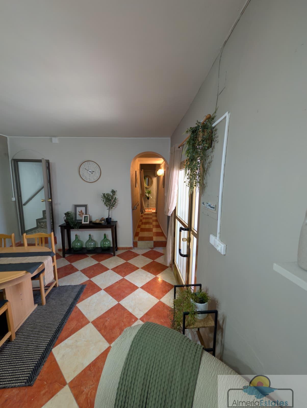 Venta de casa en Somontín
