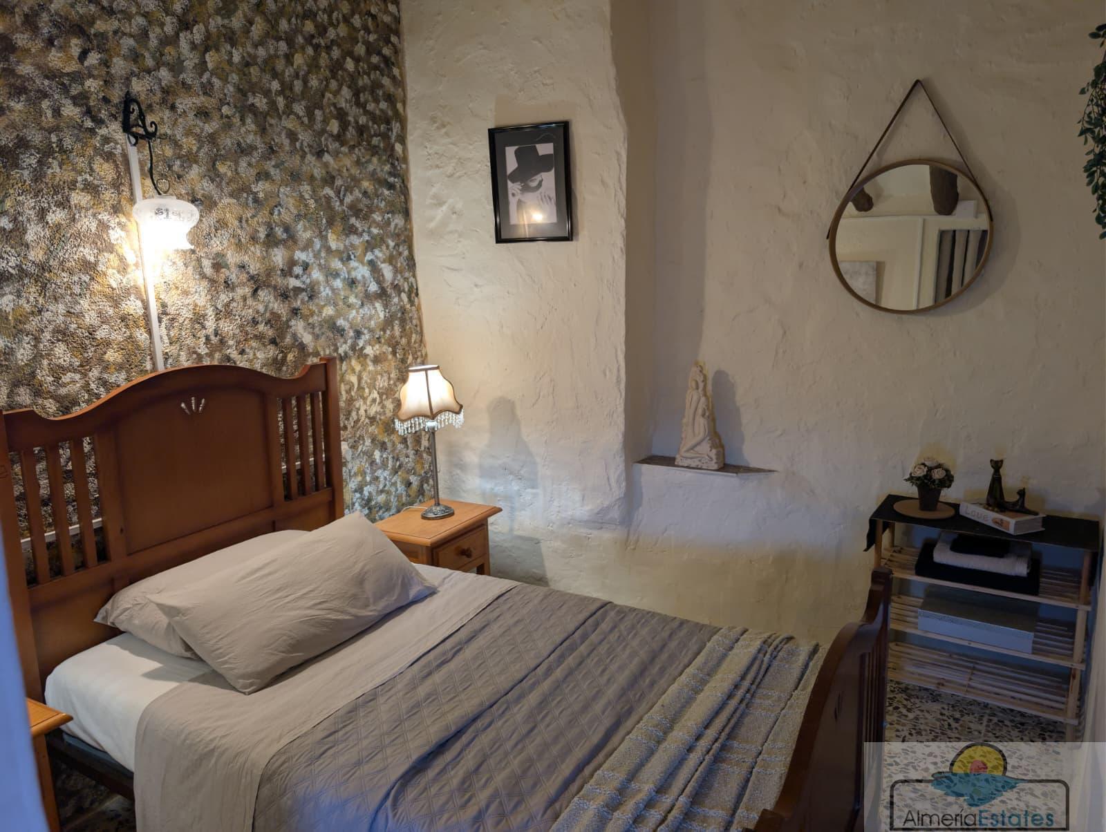 Venta de casa en Somontín