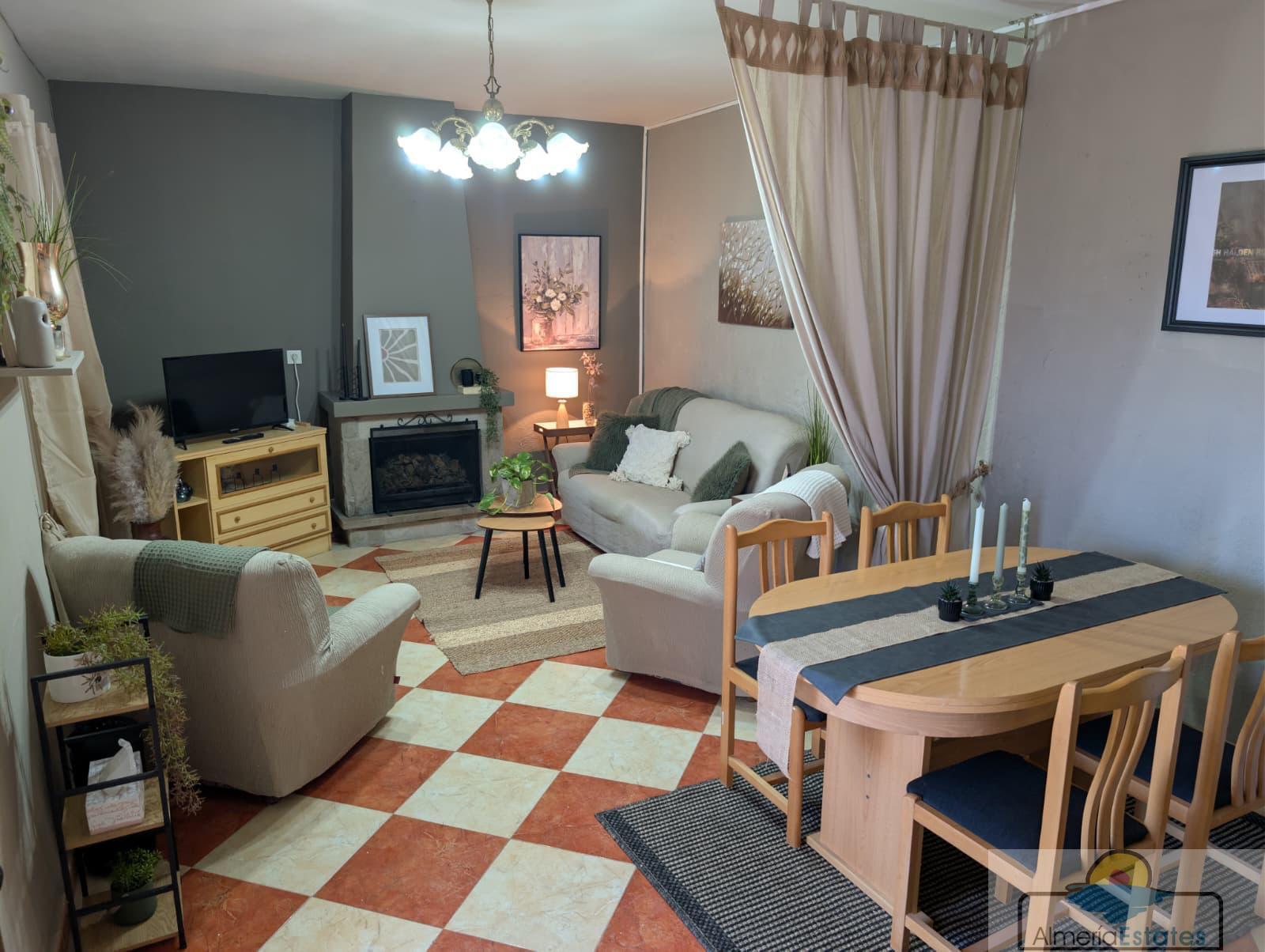 Venta de casa en Somontín