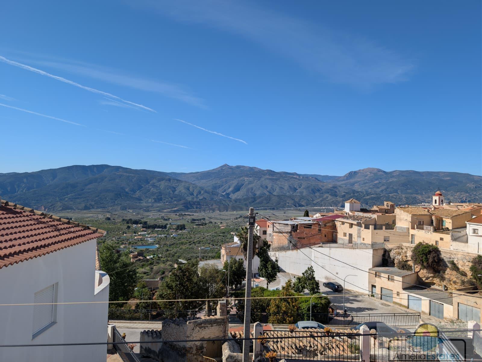 Venta de casa en Somontín