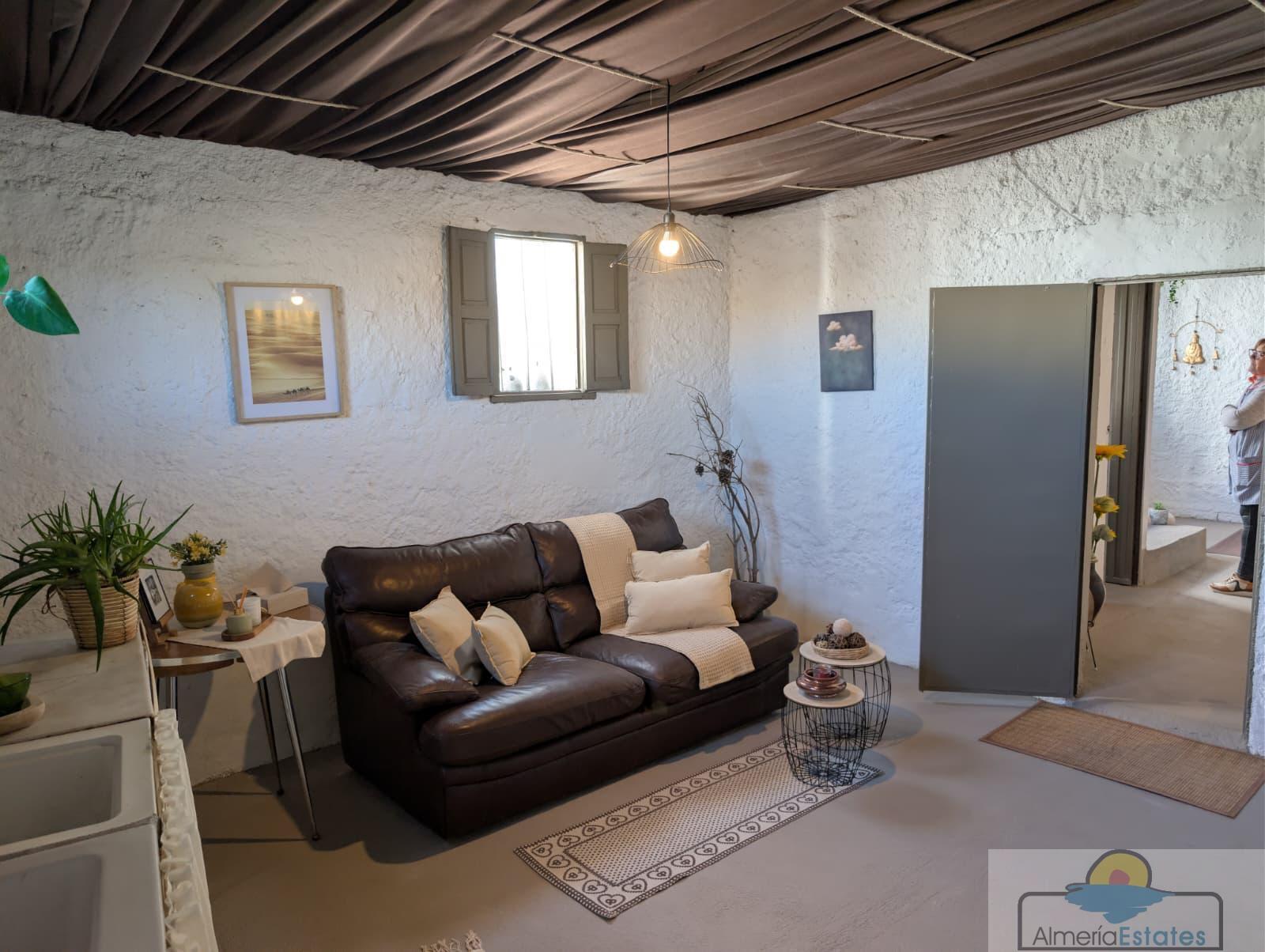 Venta de casa en Somontín