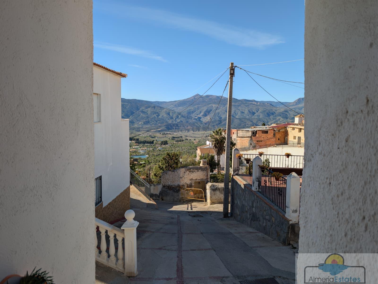 Venta de casa en Somontín