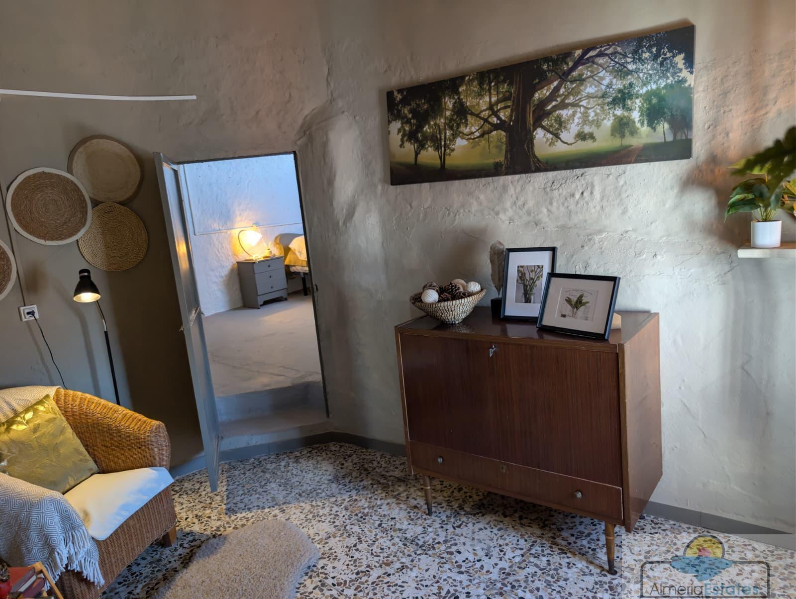 Venta de casa en Somontín