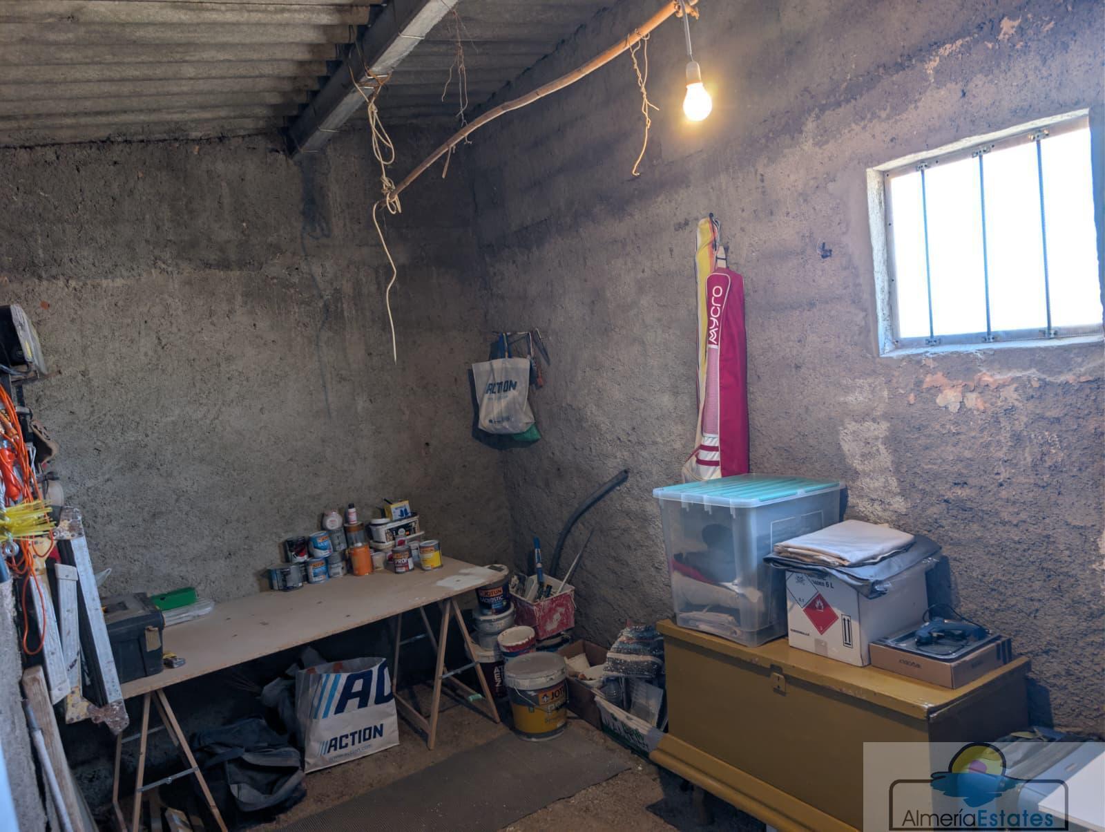 Venta de casa en Somontín