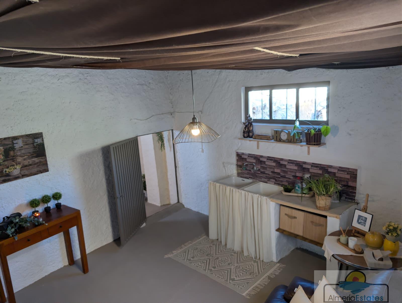 Venta de casa en Somontín