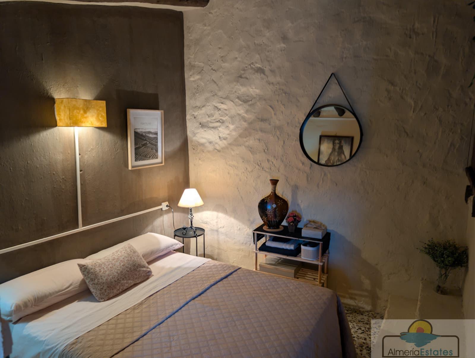 Venta de casa en Somontín