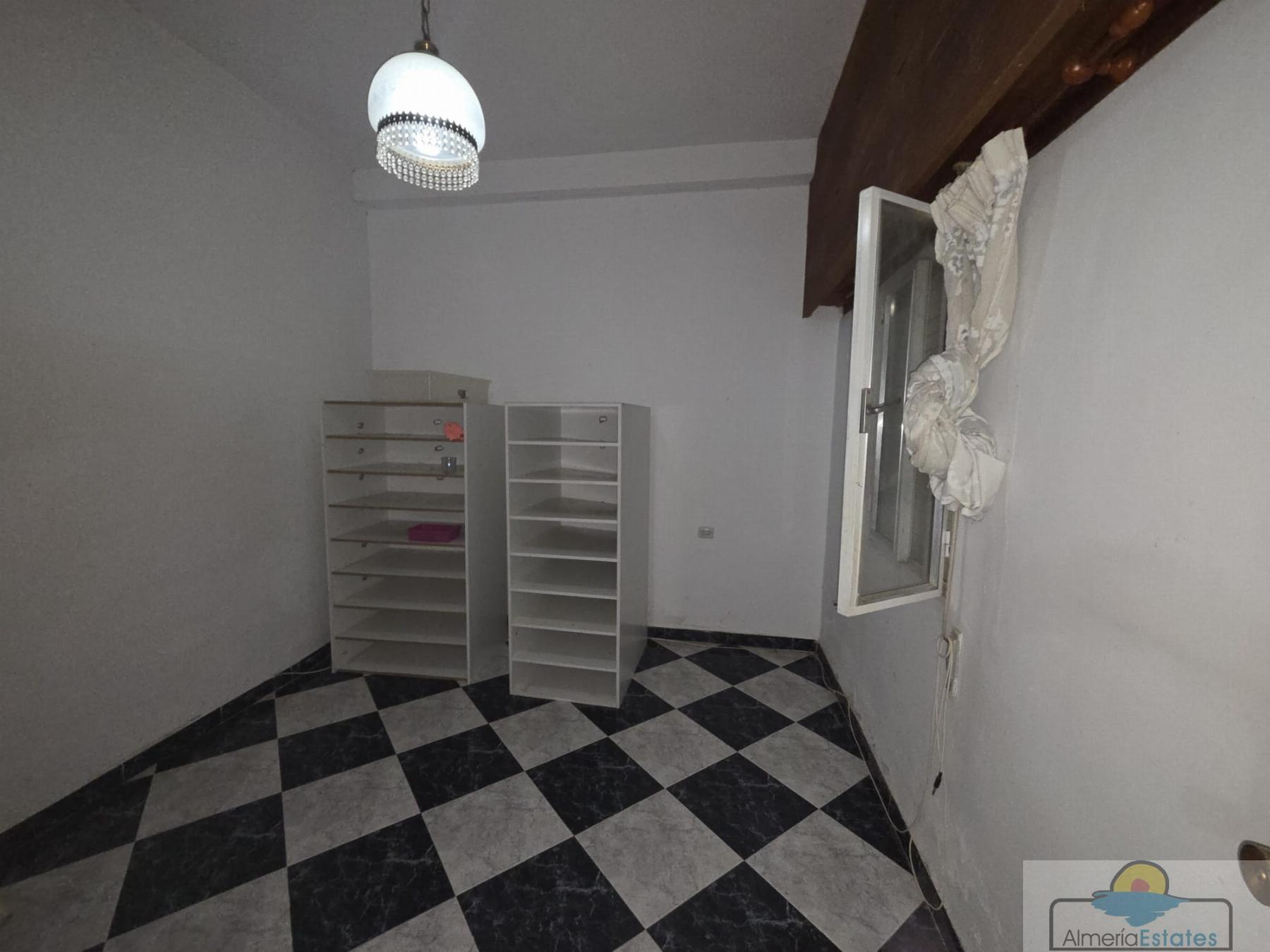 Venta de edificio en Albox
