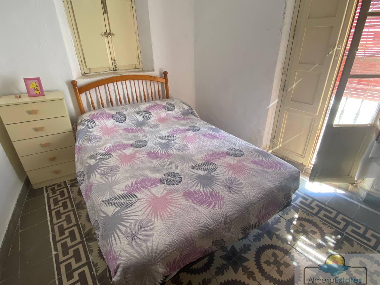 Venta de casa en Purchena