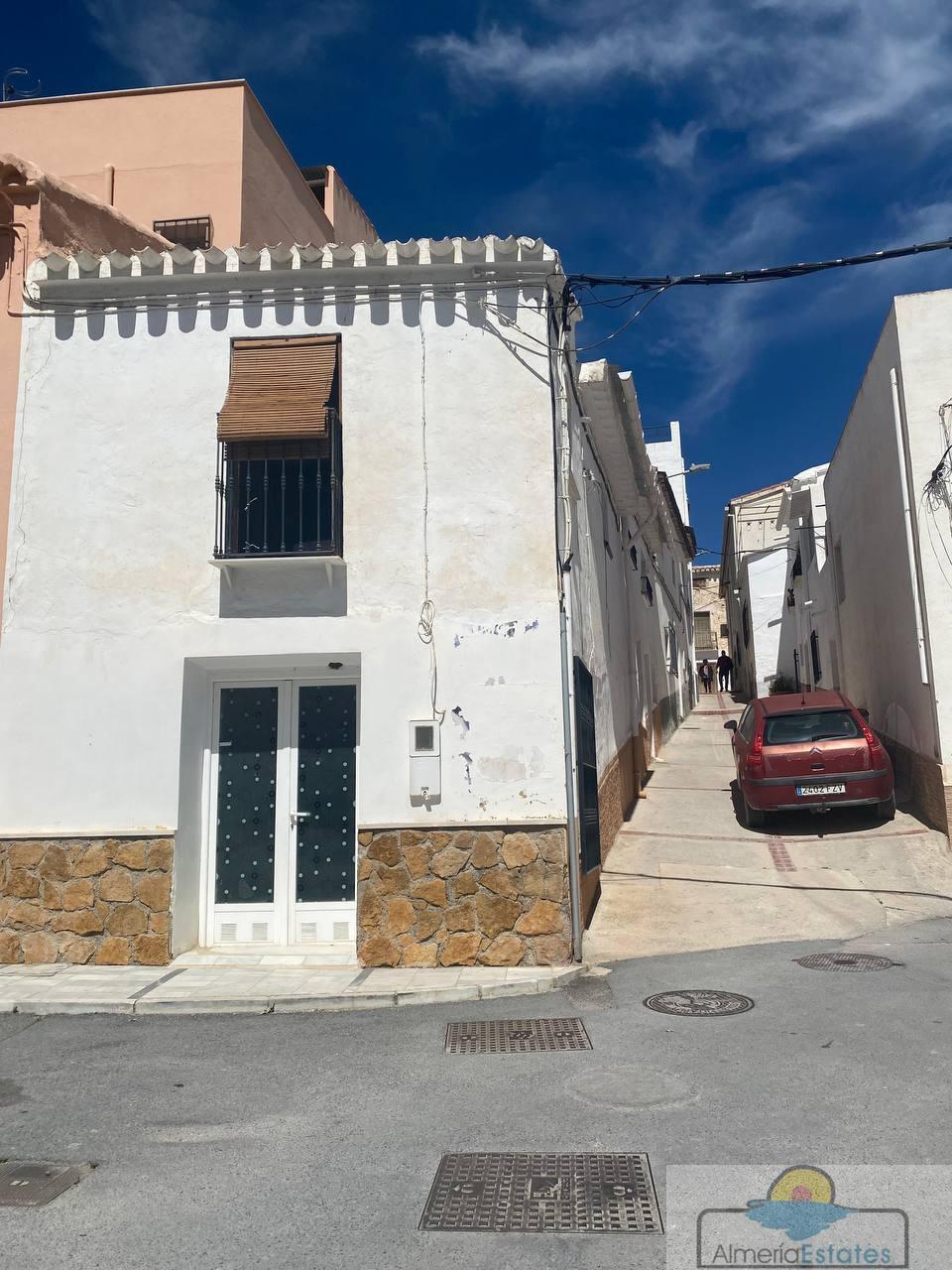 Venta de casa en Purchena