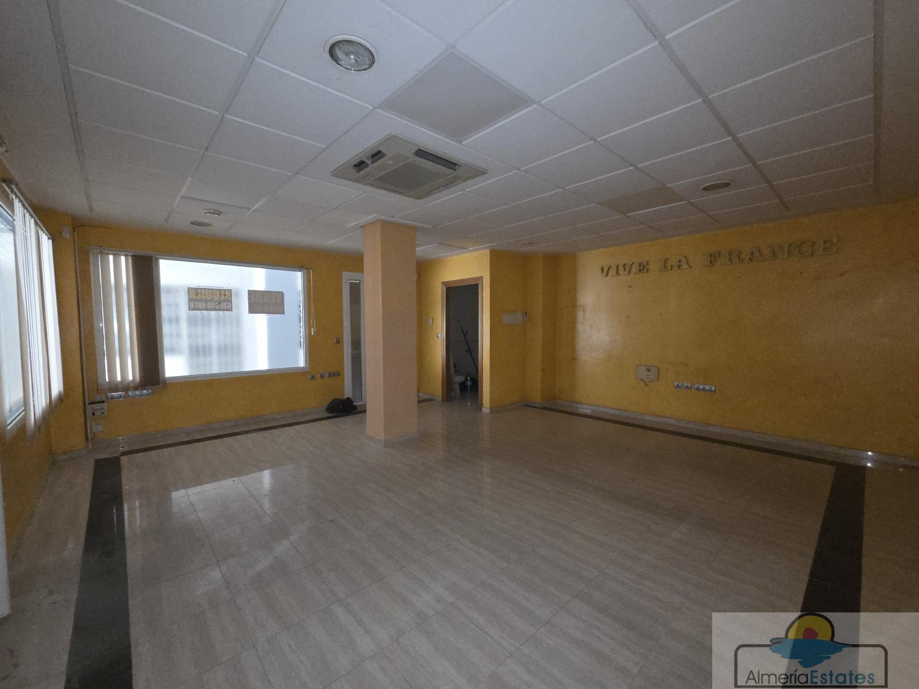 Venta de local en Albox