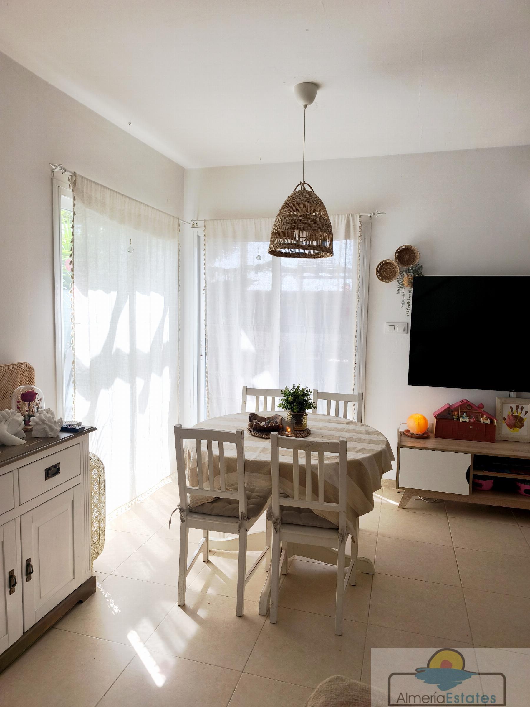 Venta de casa en Zurgena