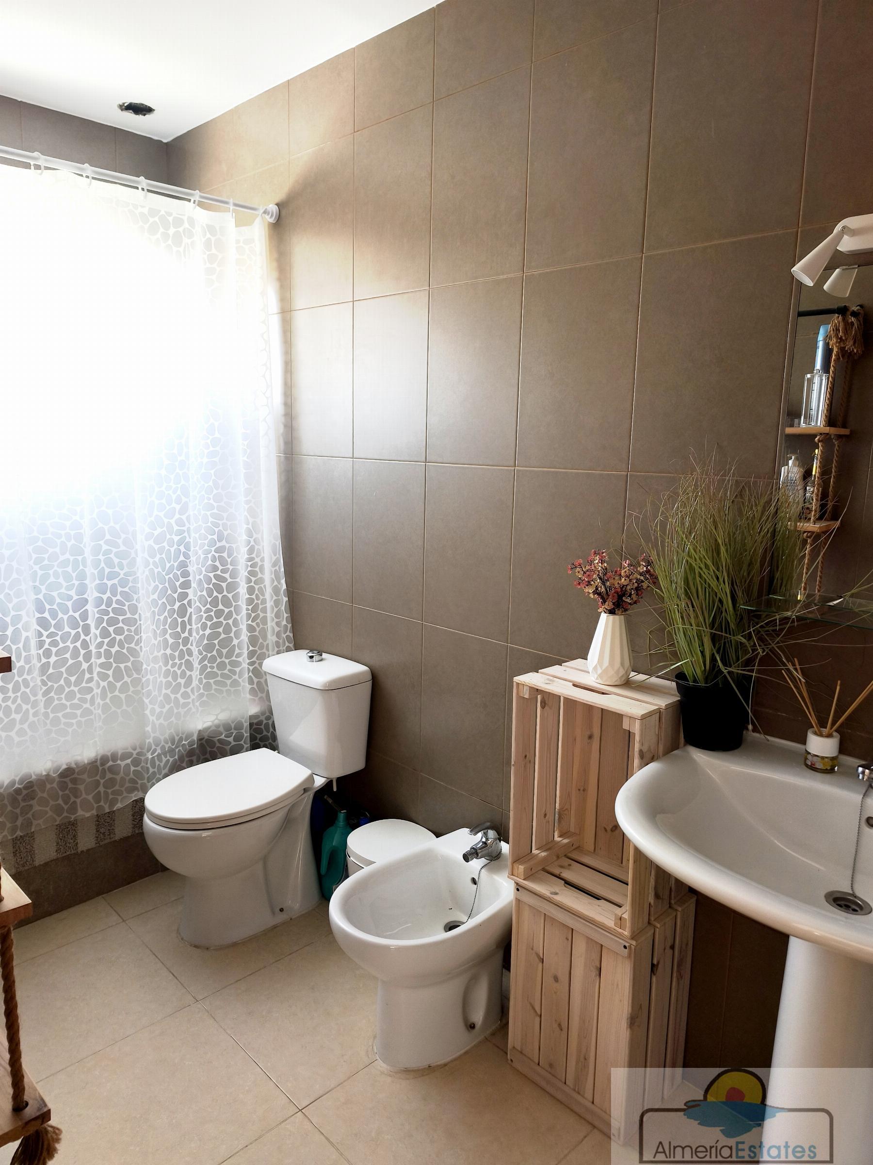 Venta de casa en Zurgena