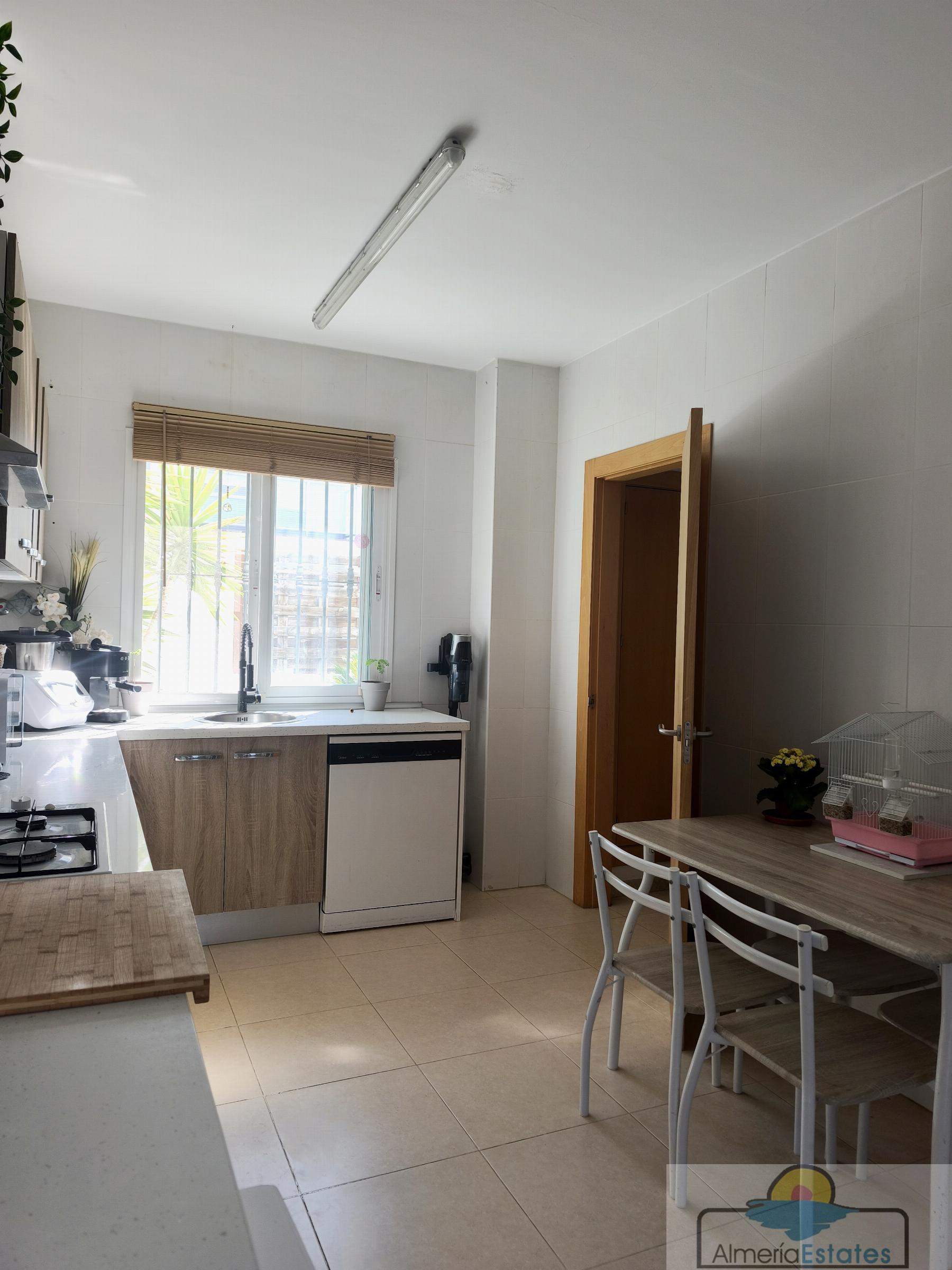 Venta de casa en Zurgena
