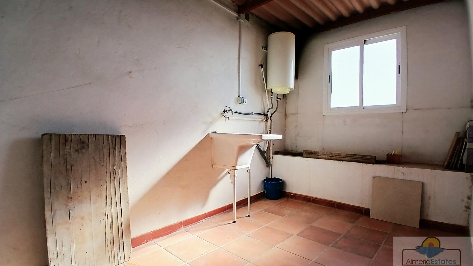 Venta de casa en Somontín