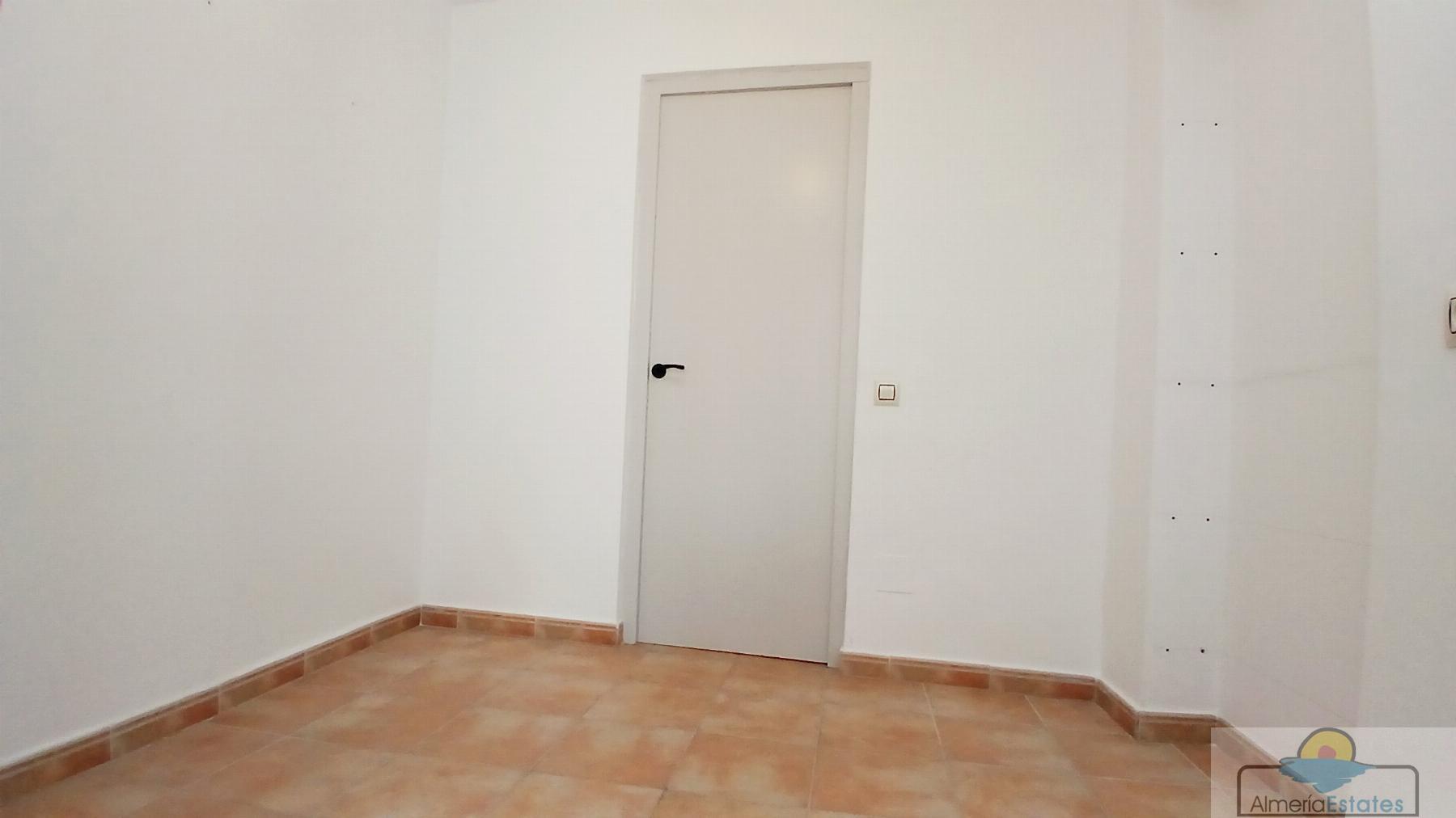 Venta de casa en Somontín