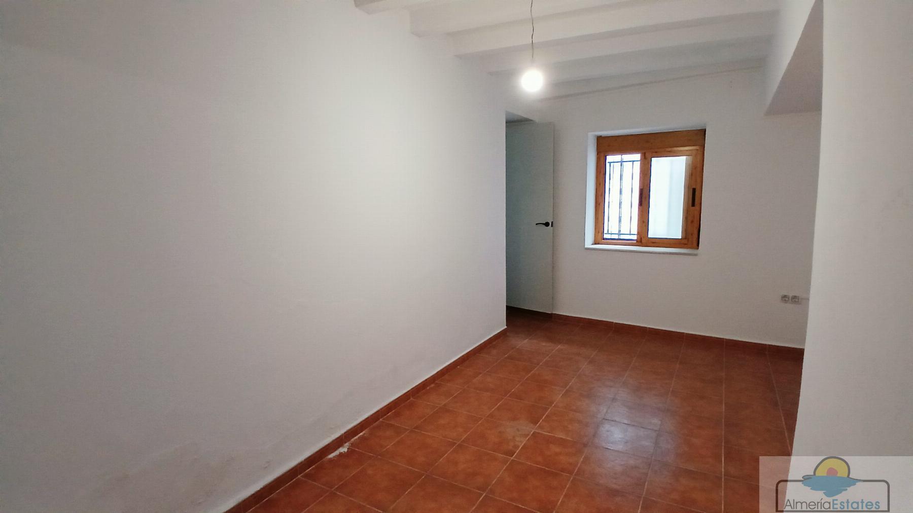 Venta de casa en Somontín
