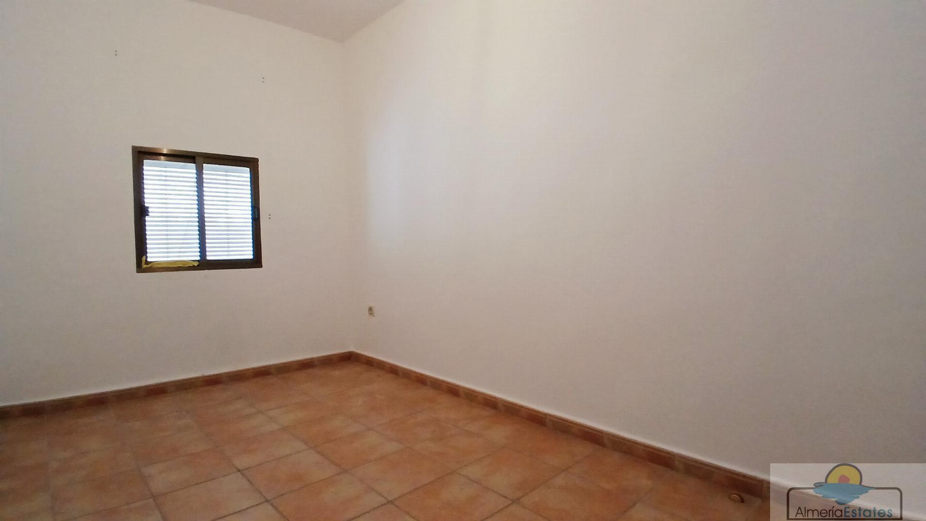 Venta de casa en Somontín