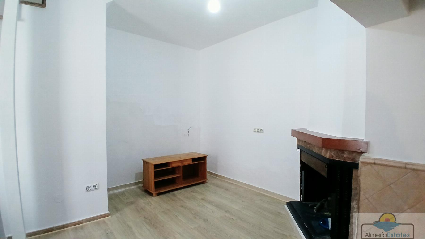 Venta de casa en Somontín