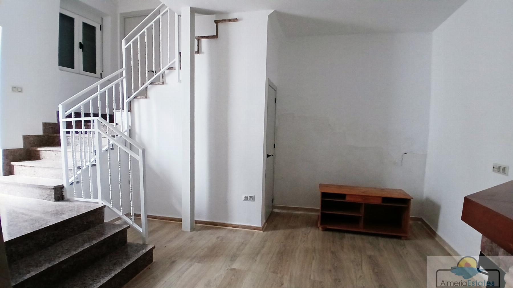 Venta de casa en Somontín