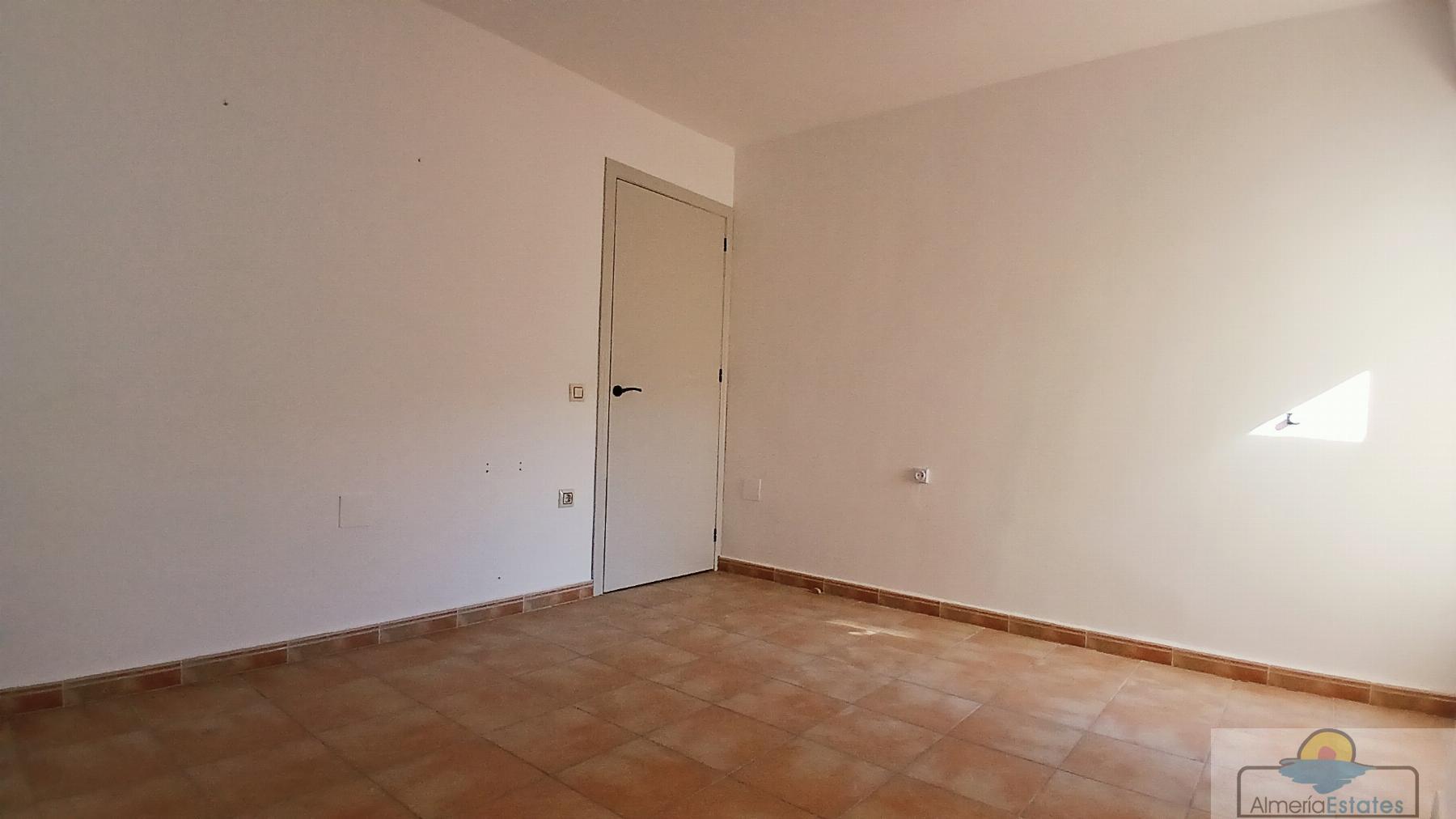 Venta de casa en Somontín