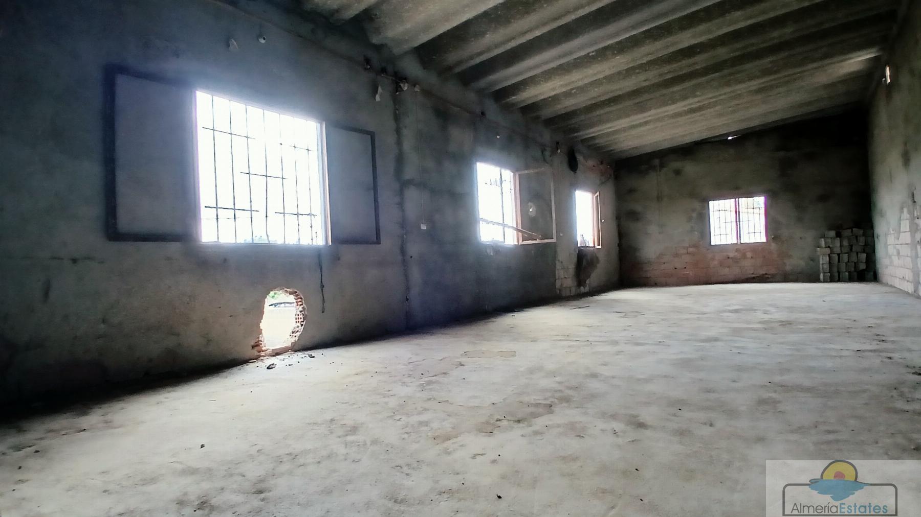 Alquiler de nave en Albox
